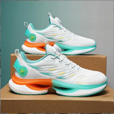 China Antislip Mens Running Shoes Sports Fly Mesh Sneakers 36-45 Size à venda