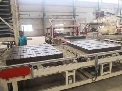 China Linha 2,5 de Clay Brick Making Machine Production da lama ~ pressão 2.8MPa expulsando à venda
