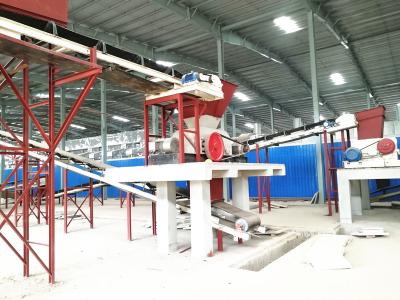 China Máquina de la trituradora del rollo de la producción del ladrillo del equipo de proceso mineral de BBT en venta