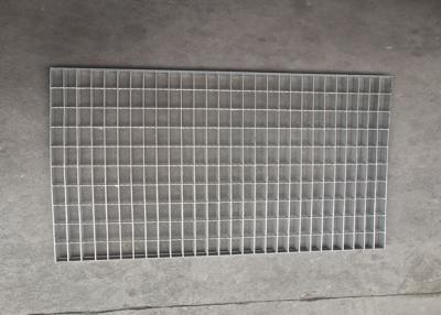China Pedestrian Catwalk Steel Grating Serrated Hot Dipped Galvanized Grating for sale