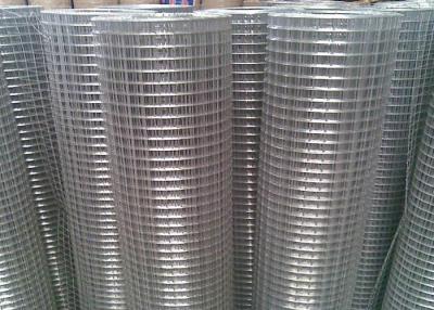 中国 1.5*1.5cm溶接された金網の塀4x8は鳥小屋のためのワイヤー パネルを溶接した 販売のため