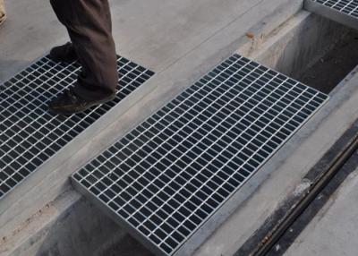 China Park Drain Catwalk Metal Grating 30X100mm Light Weight Impact Resistance for sale