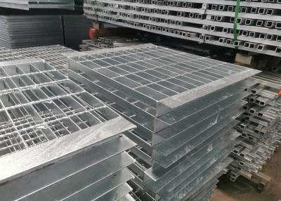 China Welded Hot Dipped Stainless Bar Grating 600mm Width For Protecting for sale