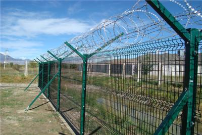 China Outdoor PVC Coated Wire Fencing Decorative Welded Wire Fence Panels for sale