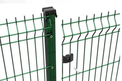 China 3mm-6m m curvaron la cerca de alambre soldada con autógena Triangle Bending Fence artesona en venta