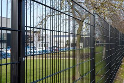 China OEM 3D Triangle V Mesh Fencing Panels Powder Coated Gray Color for sale