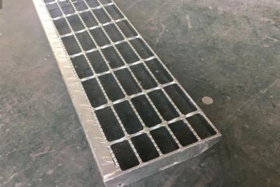 China Material de construcción Acero Material de barras de rejilla de escaleras Pisadas de acero en venta
