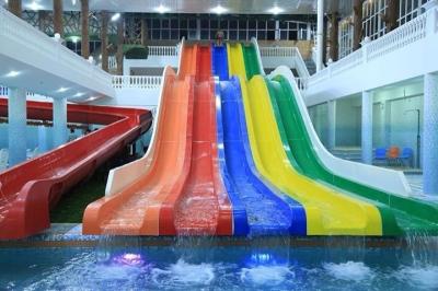 China Toboganes acuáticos interiores comerciales impresionantes de la fibra de vidrio del parque del agua para los hombres/los niños en venta