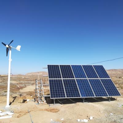 中国 5 刃 48vdc 太陽風力タービン フランジ塔接続 太陽風力発電機 販売のため