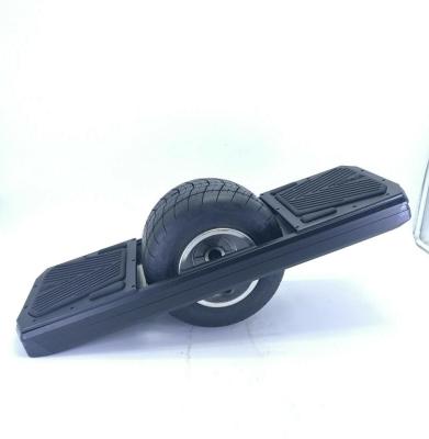 China monopatín eléctrico de equilibrio de la rueda eléctrica de la vespa 10.5Ah uno del uno mismo que practica surf 700w en venta