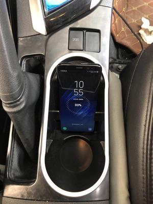 China In Car Wireless Charger with qi For TOYOTA COROLA, Levin 15-18 fast chargers 10W in car chargers with 3 coils for sale