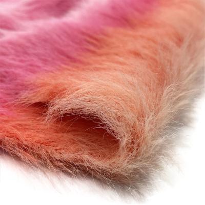 Cina Maglione di nylon della piuma di 100% che tricotta Chunky Wool Yarn in vendita