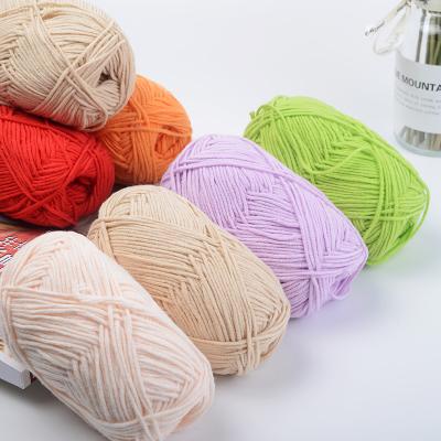 China 4ply Crochet Knitting Wool Yarn 80 Colors 60% Cotton 40% Milk Cotton for sale