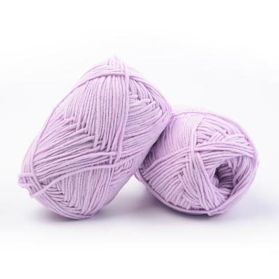 中国 ハンドメイドにかぎ針で編むことのための極度の柔らかい旗ヤーンのLaineのがっしりしたウールを編むライン色 販売のため