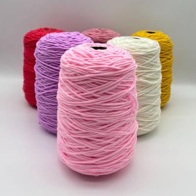 Chine 100% de fil de laine acrylique de qualité supérieure Tufting Cone de fil pour tricot confortable et tricot à la main à vendre