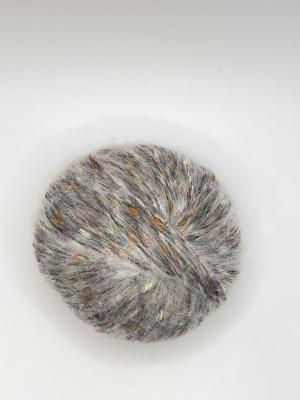 Chine 1/2.8NM 72% Polyester 4% Wool 24% Acrylic Fluffy Spray Yarn For Knitting à vendre