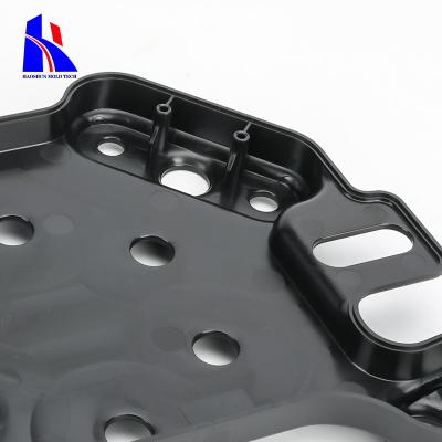 Chine La par injection du PC LEXAN920 moulage le noir chaud de coureur de pièces en plastique brillant à vendre