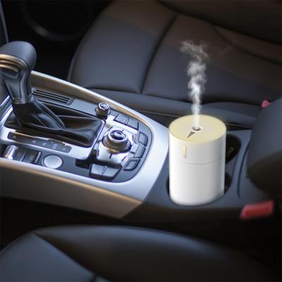China Difusor plástico sem fio da aromaterapia de Mini Car Air Freshner Diffuser para o carro à venda