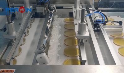 中国 Efficient Petri Dish Fill Machine With Inkjet Printing Holes On Conveyor Belt 販売のため