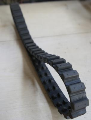 China Adjustable Black Small Rubber Tracks / Rubber Tank Tracks For Robots 40×31.3×45 for sale