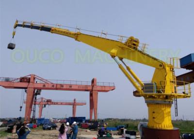 China os clientes telescópicos do guindaste do crescimento 40t inspecionaram a fábrica de OUCO durante a construção à venda
