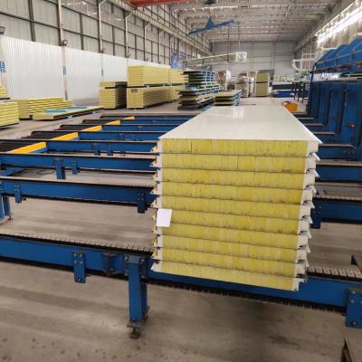 China Hojas exteriores del panel de bocadillo de la fibra de vidrio 100m m para la techumbre de la construcción en venta