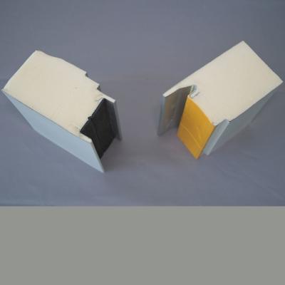 China Lightweight Fireproof Polyurethane Sandwich Panel 1000mm Width Noise Reduction for sale