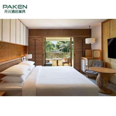 China Los muebles de madera sólidos del dormitorio del hotel del tamaño de la reina fijan en venta