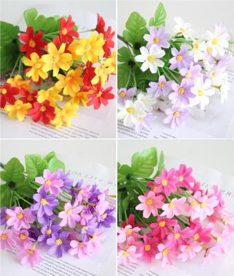 China Small Chrysanthemum Artificial Plastic Flowers Arrangement Wild Daisy for sale