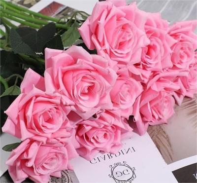 Китай Жизнеподобная роза Фальшивые рождественские цветы Букет Свадебный букет Шелковый пластик продается