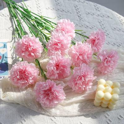 China Pink Red Champagne Artificial Carnations Bulk For Mother's Day for sale