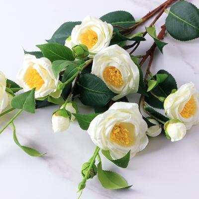 China Bouquets de flores de seda de camélia artificial personalizados para exposições à venda