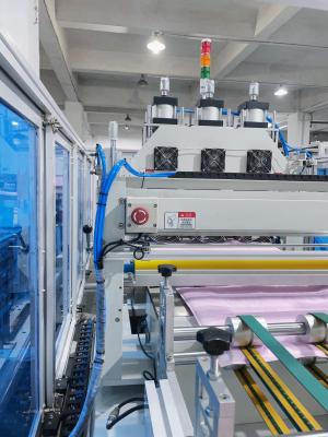 China Máquina de fabricación de bolsas no tejidas 6KW muestra el funcionamiento anormal fuera de alimentación y detiene automáticamente la unidad en venta