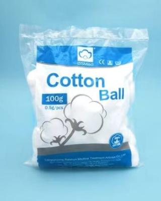 中国 50g Factory Price Sterile Medical Absorbent Cotton Wool Rolls Balls High Quality 100% Pure Sterilize Alcohol Cotton Ball 販売のため