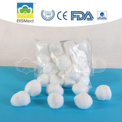 China Surgical Dressing Small Cotton Balls 0.3g - 9g Lightweight With Soft Feelling for sale
