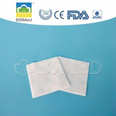 China Square Cotton Wool Pads Plain Pattern High Absorbency FDA Certification for sale
