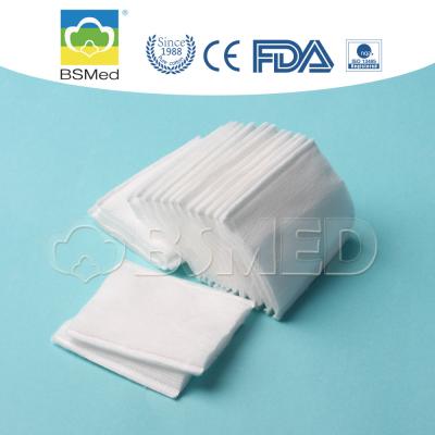 China Manufacturer 100% Cotton Wool Surgery Medical Disposable Absorbent Dental Cotton Pad en venta