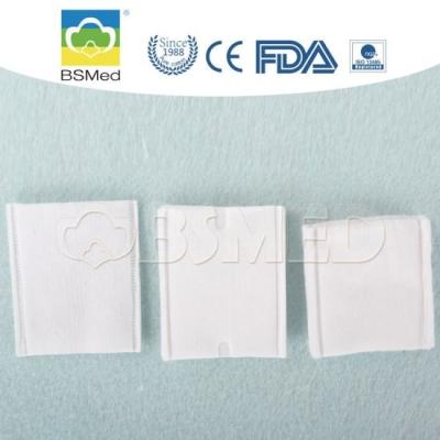 China Katoenen van de huidpersoonlijke verzorging Kosmetische Stootkussens 0,4 - Vierkante de Vorm Witte Kleur van 0.6g Te koop