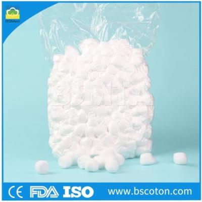 China Cor alta do branco da absorvência do cotonete cru descartável médico da bola do algodão à venda