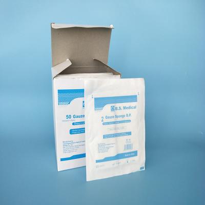 China Las esponjas médicas estéril disponibles crean a Gauze Pad para requisitos particulares absorbente en venta