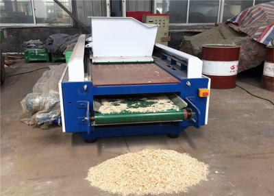 China Horse Breeding Wood Milling Machine 1500kg/H With 60cm Blades for sale