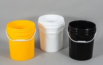 China Baldes de plástico branco sem BPA de 5 litros com tampa para pó químico à venda