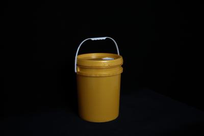中国 Food Grade White PP Plastic Buckets Round Square Shape UV Resistant Recyclable For Safe Storage With Impact 販売のため