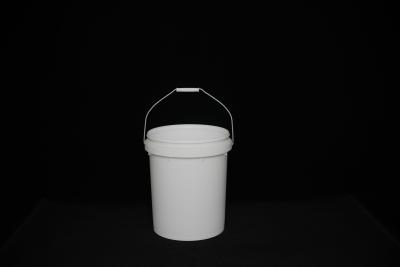 中国 PP Round Fertilizer Bucket With Corrosion Protection Sturdy Handle Easy Cleaning 販売のため
