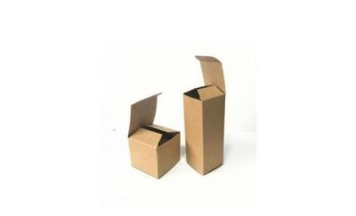 中国 デジタル印刷を包むリサイクルされたブラウン クラフトのギフト用の箱の折り畳み式の香水 販売のため