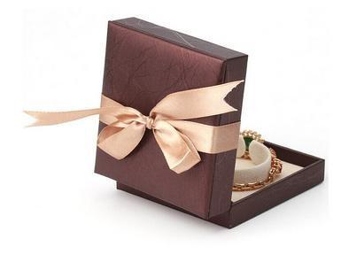 Cina Contenitore magnetico di piccolo del boutique regalo fatto a mano della scatola per l'imballaggio dell'anello dei gioielli in vendita