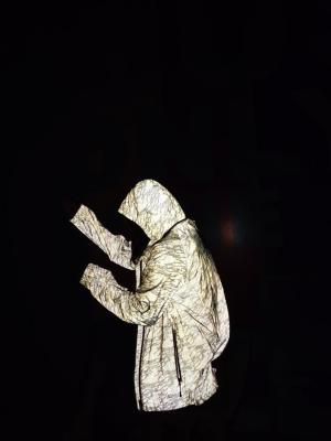 Китай Серебряная светящая сильная отражательная куртка материальное EN20471 ANSI107 Vis ткани простирания высокая продается