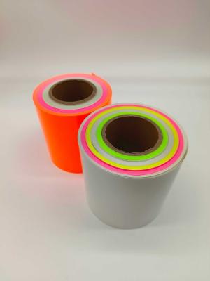 China Resplandor adhesivo del vinilo de la película del PES fotoluminiscente de la cinta en las tiras adhesivas oscuras que graban G150 en venta