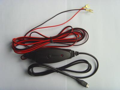 Cina 24V Hardwire il colore rosso portatile del caricatore 1A dell'automobile del telefono cellulare per la macchina fotografica e GPS del un poco in vendita