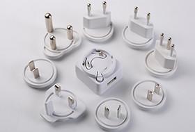 China 5V1A Multi USB Travel Charger Interchangeable Plug for US UK EU and smart IC Charging for sale